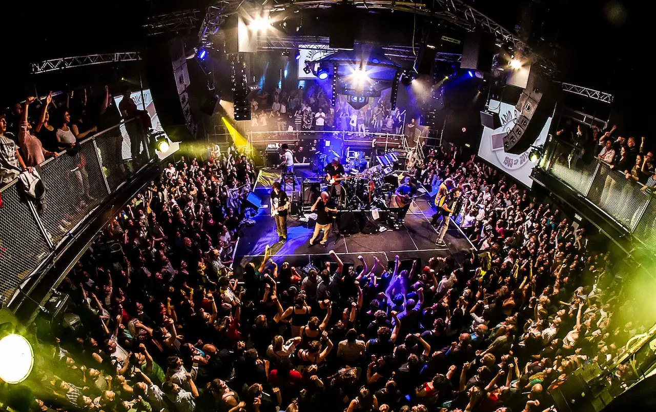 Organiser une soirée en club en tant que collectif à Toulouse