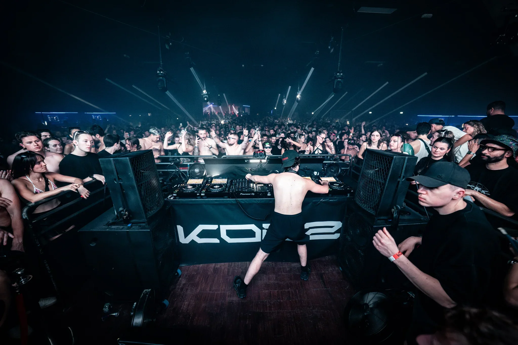 Kodz Invites Up Till Dawn : Loic Amis - Droomwolkje & More