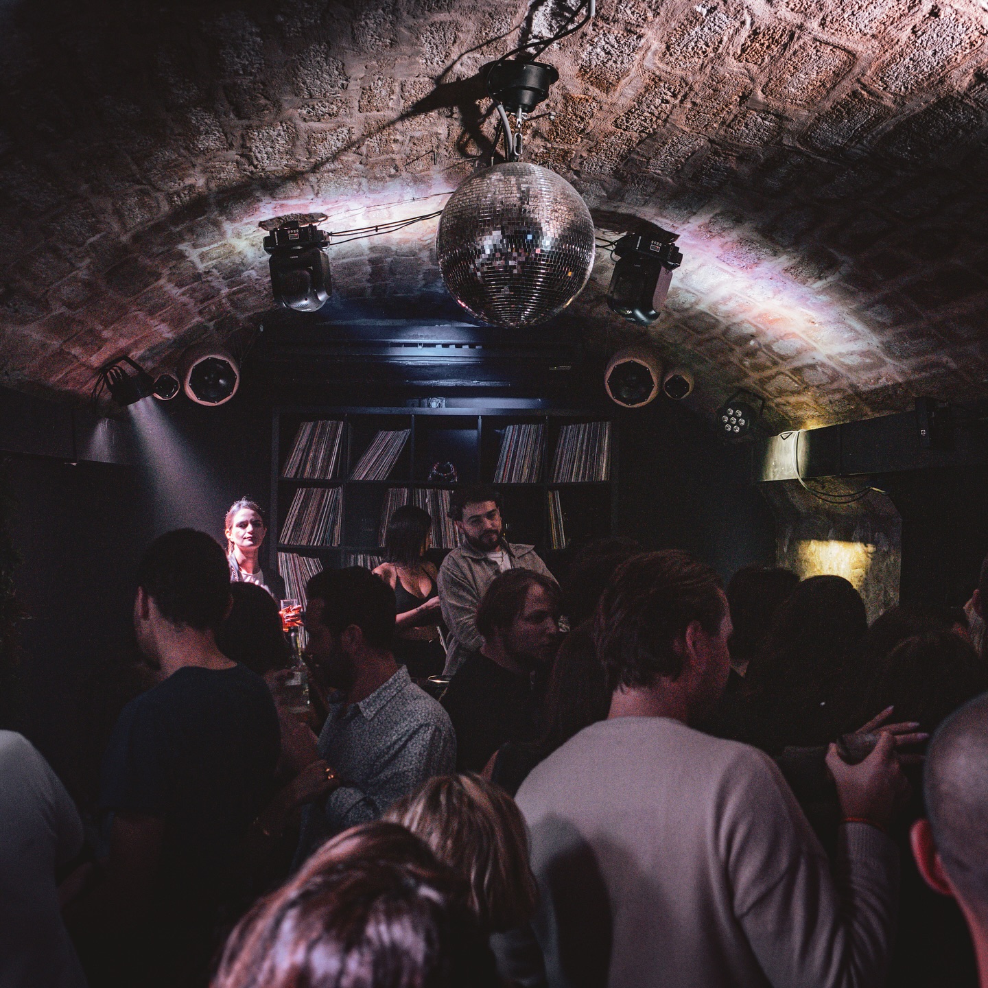 Boum Boum : Paulskye Invites Burn Out - Moe