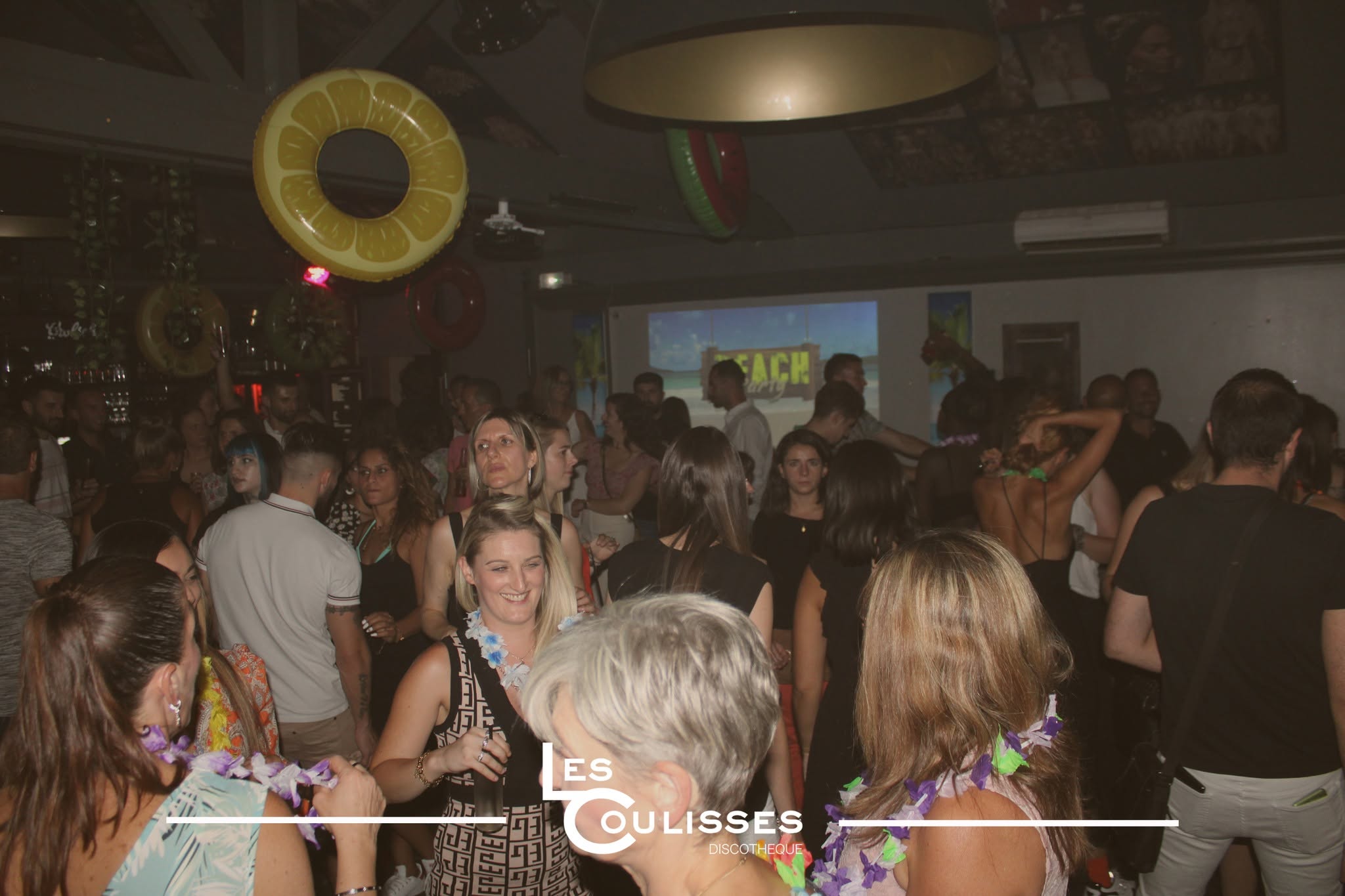 Les Coulisses Discothèque