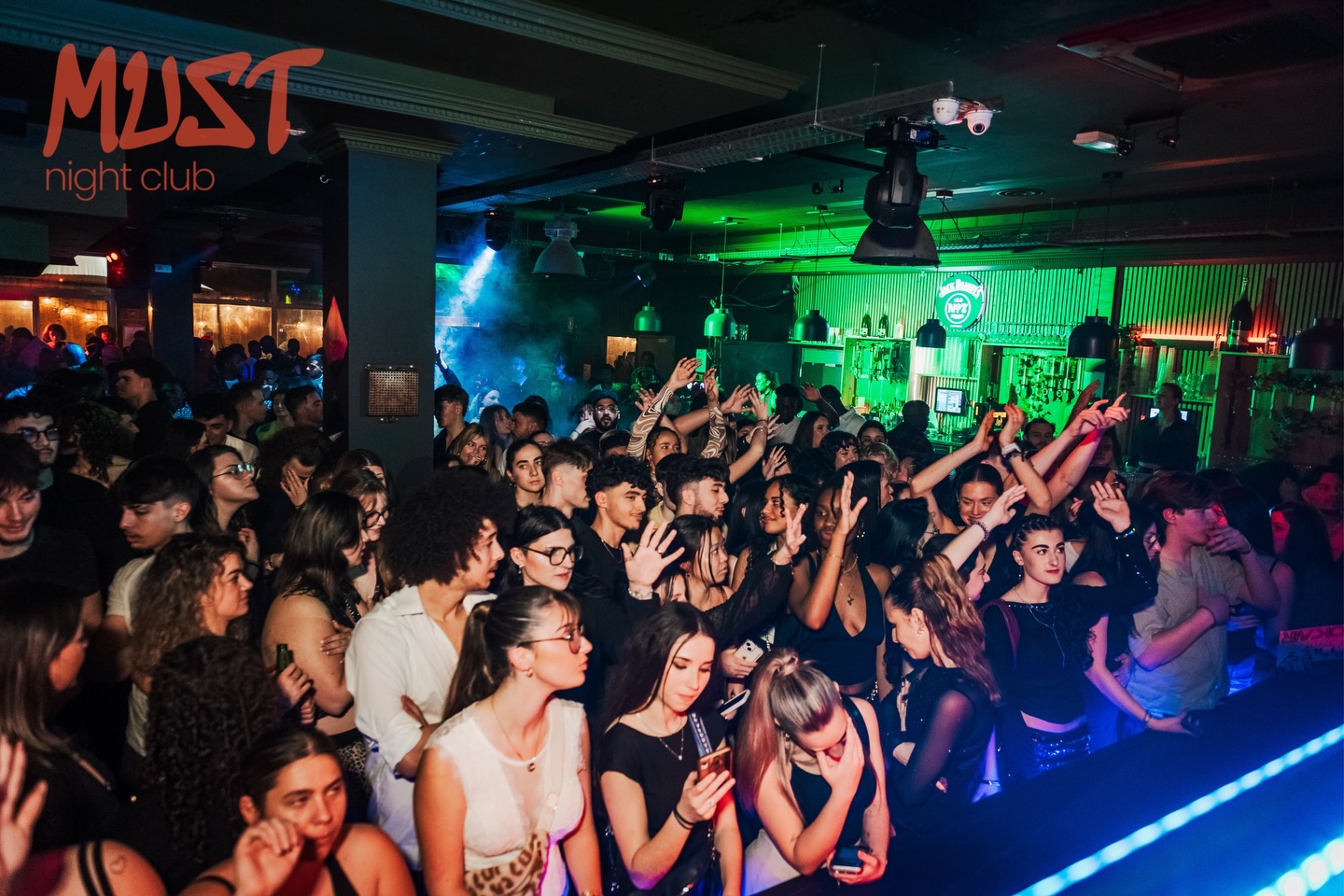 Must Night Club