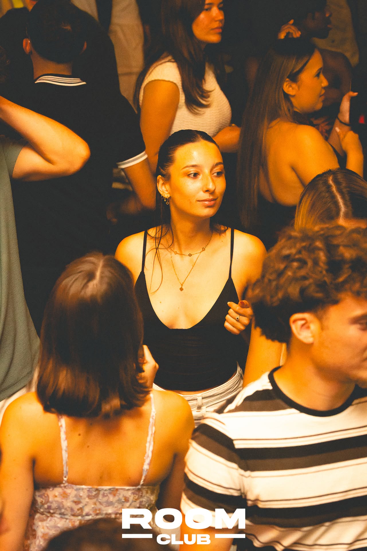 ROOM CLUB