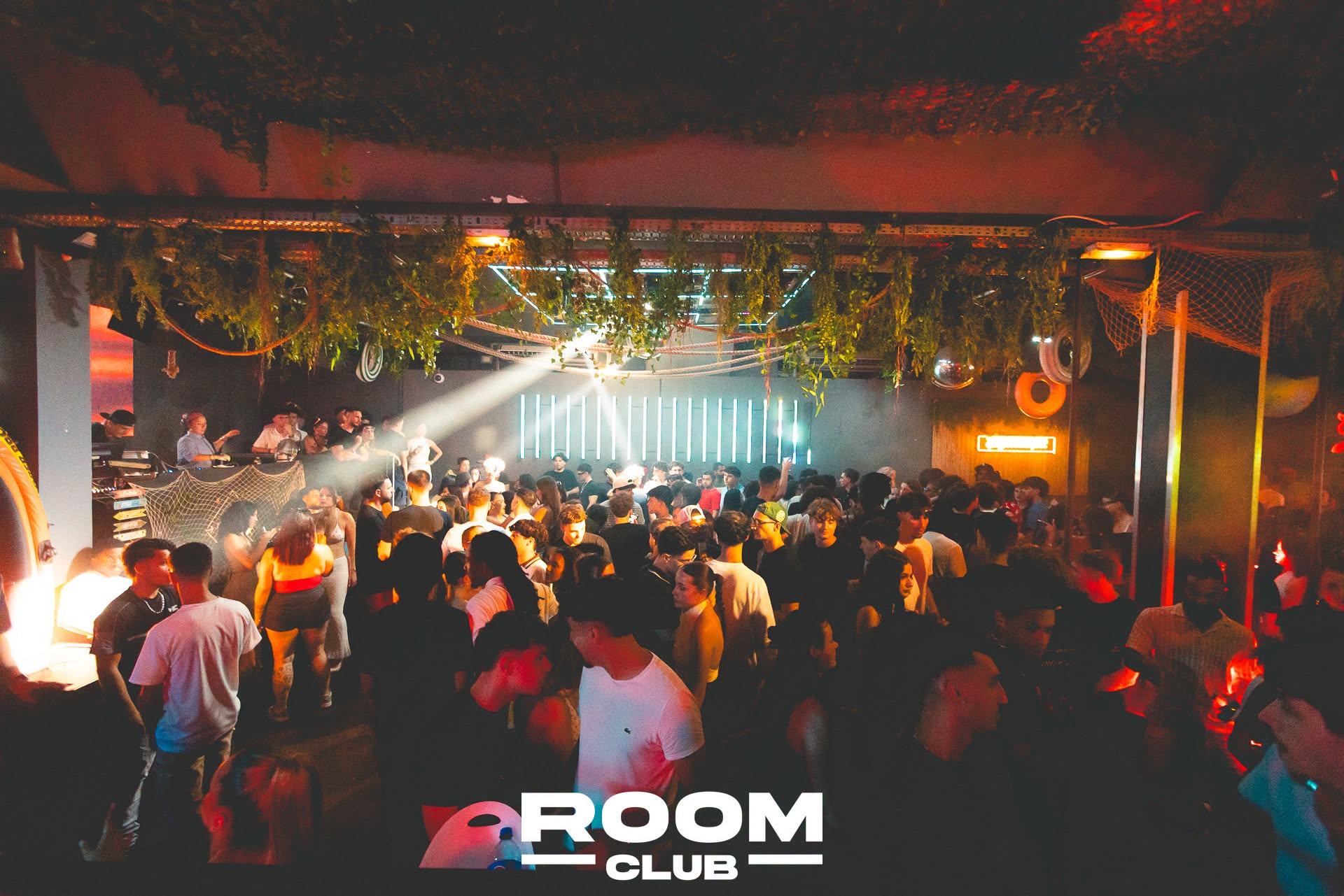 ROOM CLUB
